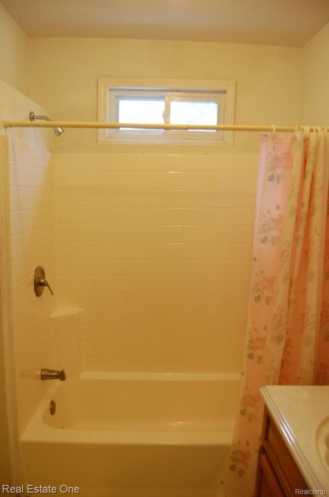 2089 Dietz Road Williamston, MI 48895 - Photo 11 of 26 2089 Dietz 005.jpg
