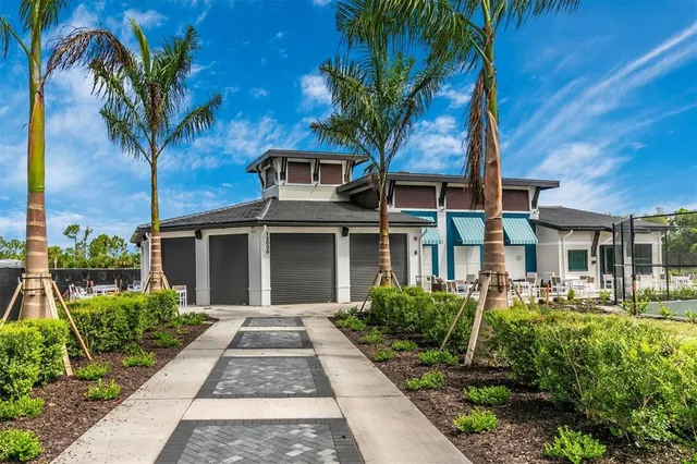 $2,300 | 12320 Wellen Golf Street, Unit 204, Venice, FL 34293