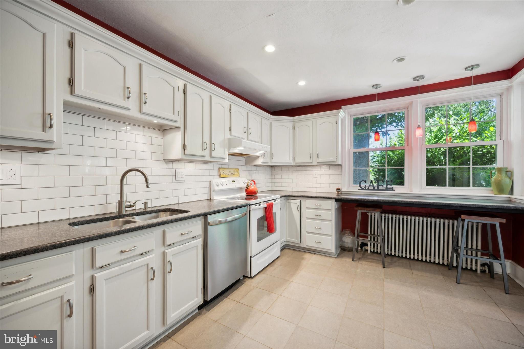 1624 Clearview Road Lansdale, PA 19446 - Photo 12 of 42 Kitchen