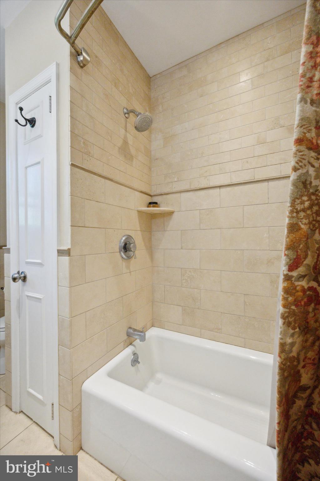 1624 Clearview Road Lansdale, PA 19446 - Photo 18 of 42 Main Floor Bathroom