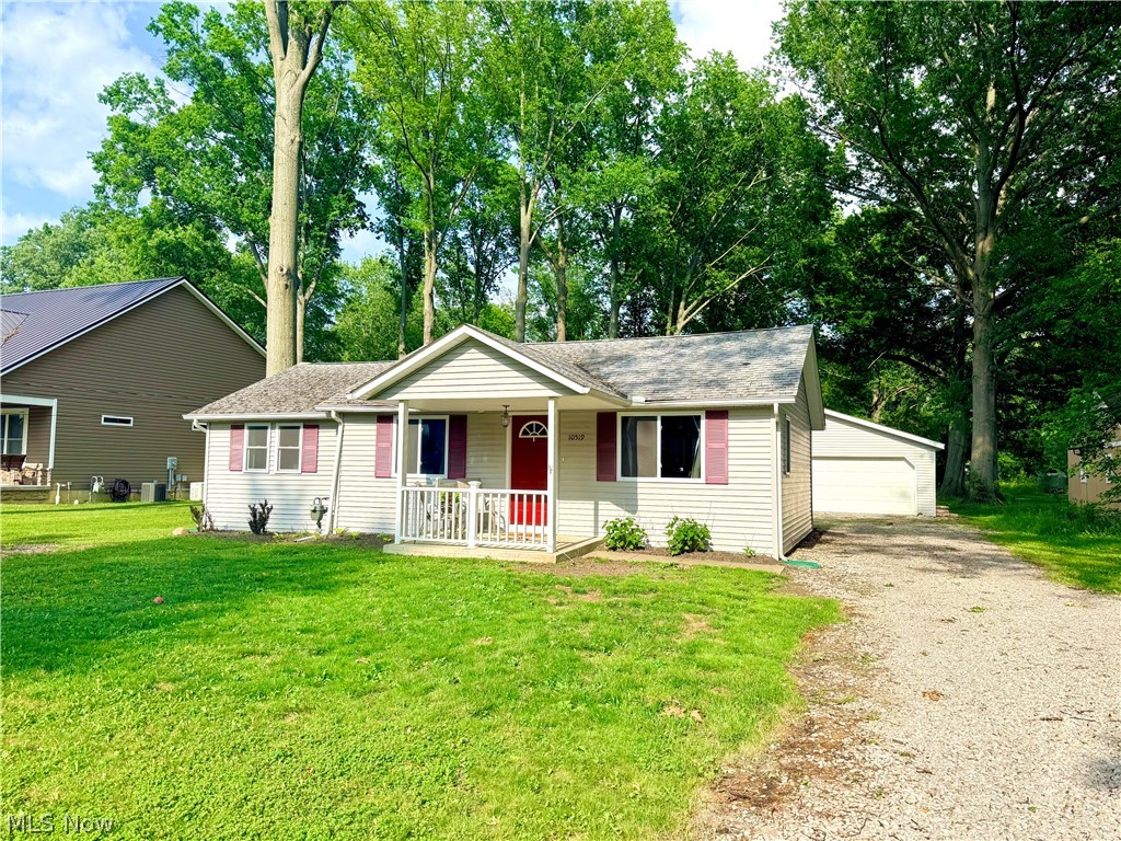 10519 Dewhurst Road Elyria, OH 44035 - Photo 1 of 20