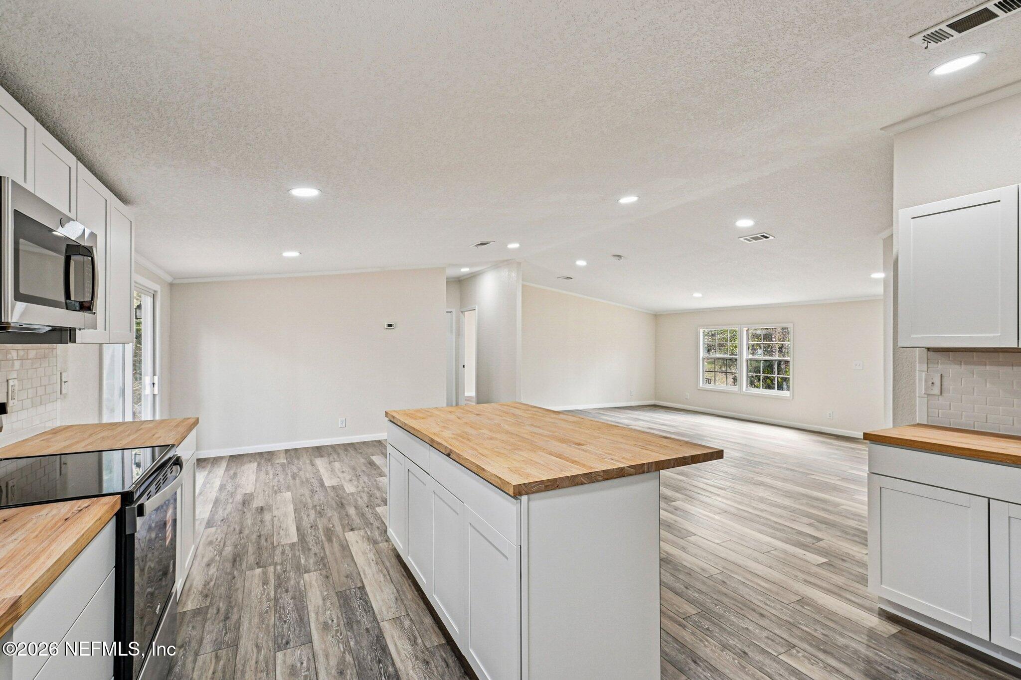 4938 Basil Street Middleburg, FL 32068 - Photo 13 of 47 19-web-or-mls-Basil St-S2102-019