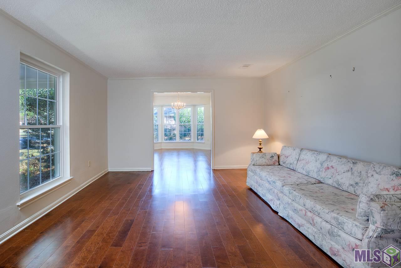 3109 Woodland Ridge Boulevard Baton Rouge, LA 70816 - Photo 3 of 18 Gallery Image 3