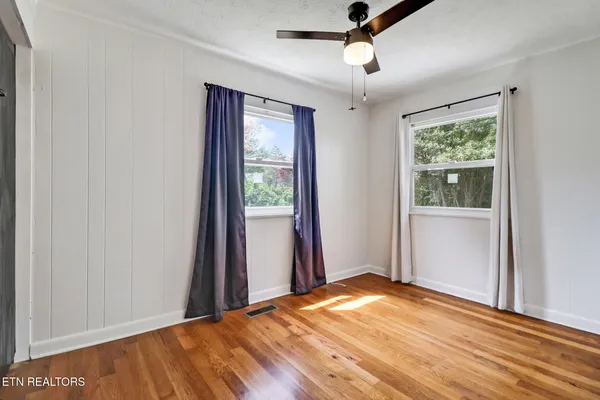 $360,000 | 119 East Magnolia Lane, Oak Ridge, TN 37830