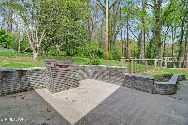 $360,000 | 119 East Magnolia Lane, Oak Ridge, TN 37830
