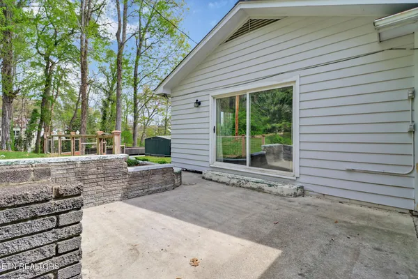 $360,000 | 119 East Magnolia Lane, Oak Ridge, TN 37830