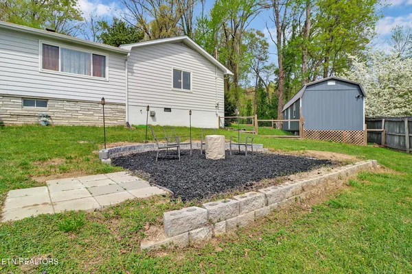 $360,000 | 119 East Magnolia Lane, Oak Ridge, TN 37830