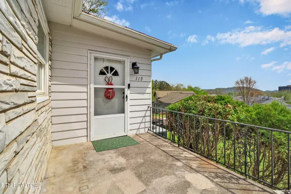 $360,000 | 119 East Magnolia Lane, Oak Ridge, TN 37830