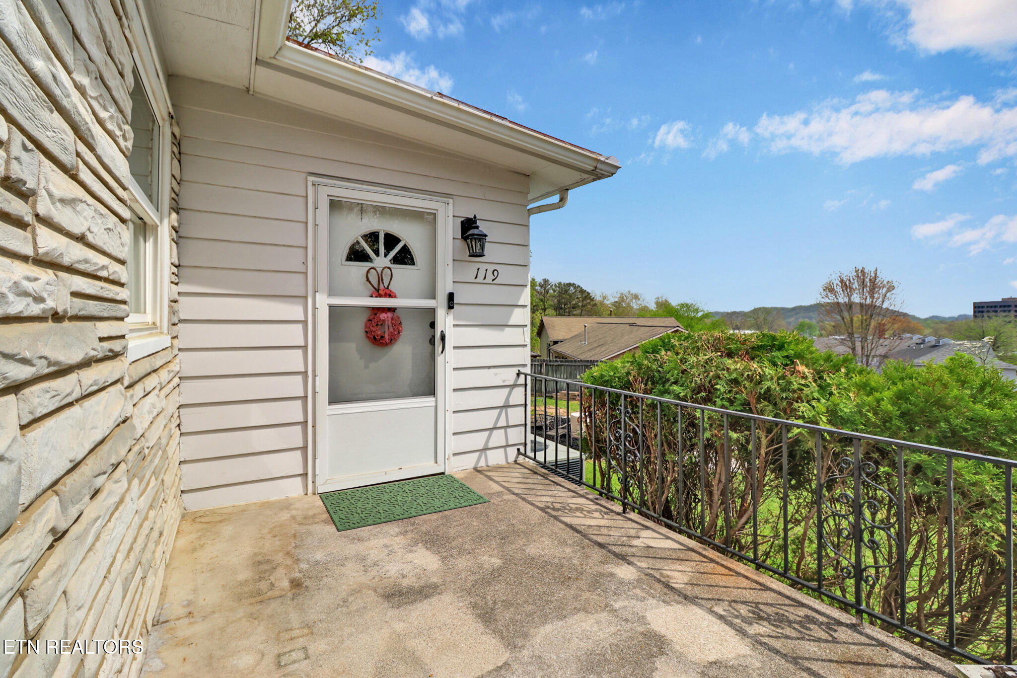 119 East Magnolia Lane Oak Ridge, TN 37830 - Photo 3 of 33 if1a0194-if1a0198