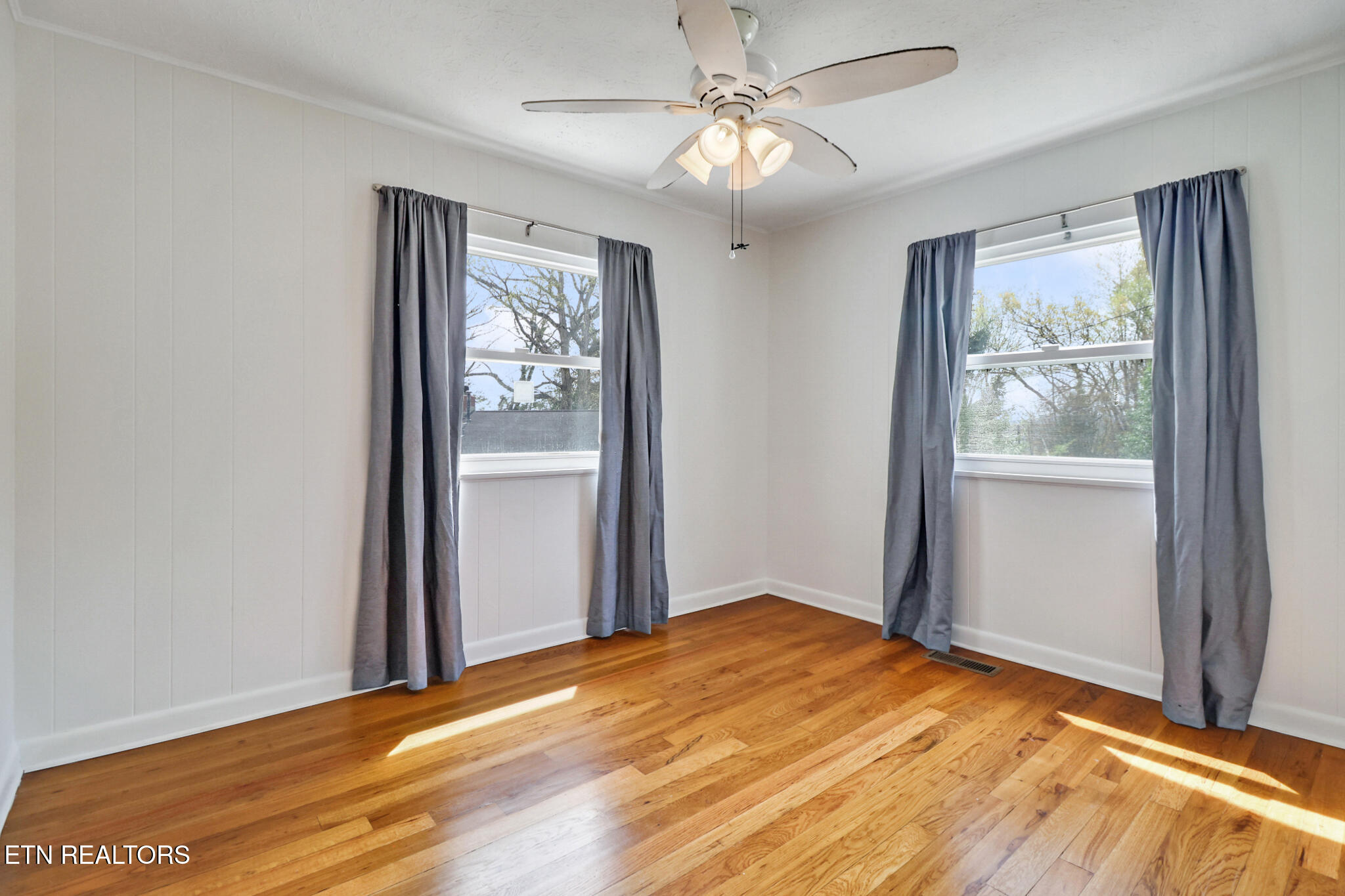 119 East Magnolia Lane Oak Ridge, TN 37830 - Photo 9 of 33 if1a0254-if1a0258