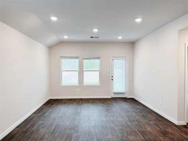 $1,895 | 1207 Camden Lane, Lockhart, TX 78644