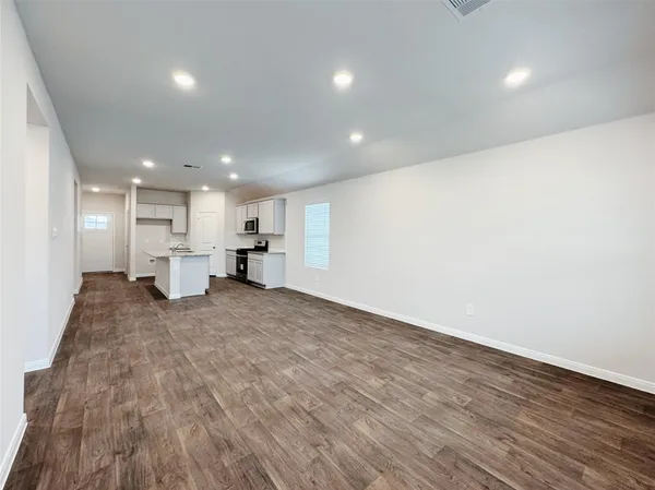 $1,895 | 1207 Camden Lane, Lockhart, TX 78644