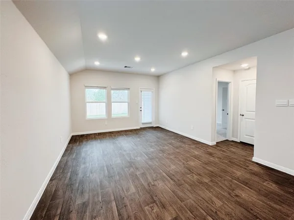 $1,895 | 1207 Camden Lane, Lockhart, TX 78644