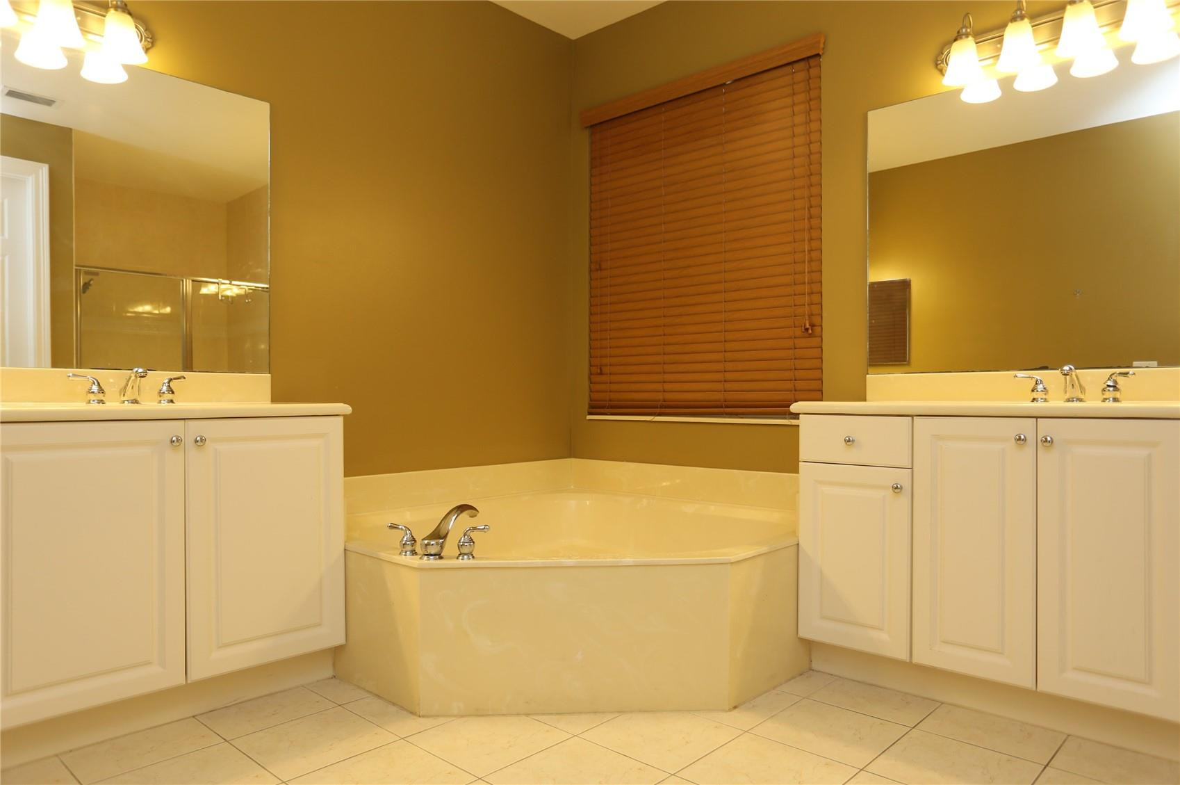 4808 Southwest 183rd Avenue Miramar, FL 33029 - Photo 15 of 24 Photo 22