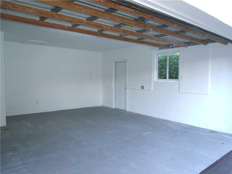 13730 Southwest 105th Street Miami, FL 33186 - Photo 9 of 25 Parking Lot/Garage
