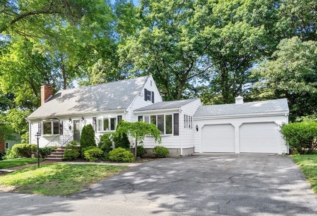 3 Drummond Road Stoneham, MA 02180 - Photo 1 of 24 Gallery Image 1