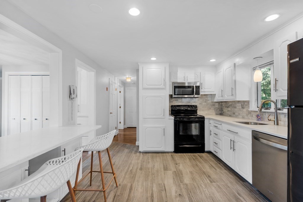 3 Drummond Road Stoneham, MA 02180 - Photo 5 of 24 Gallery Image 5