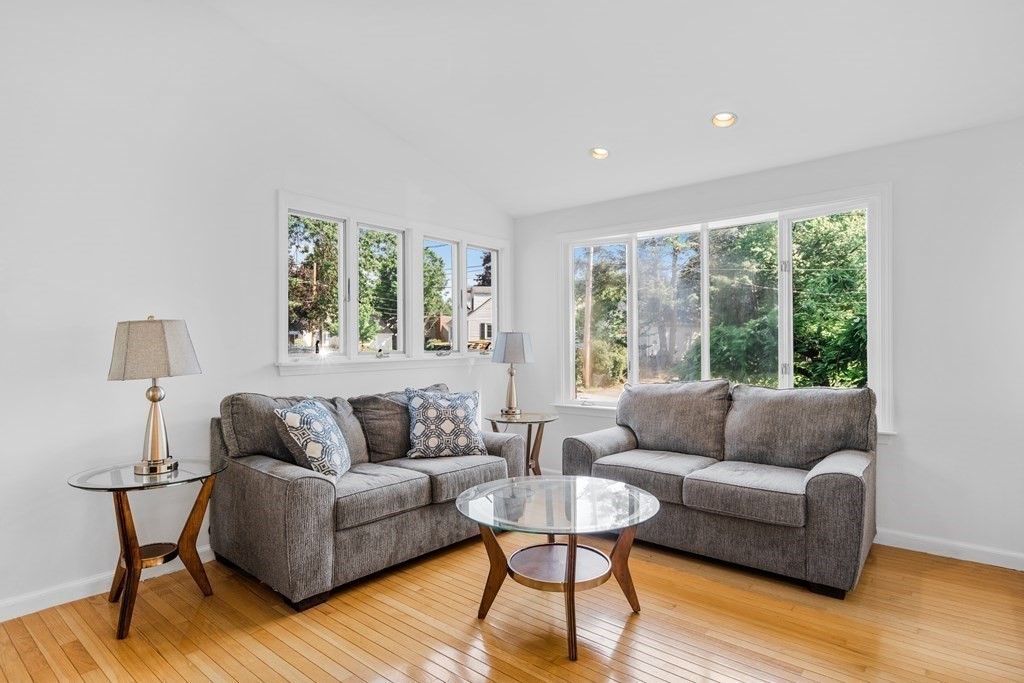 3 Drummond Road Stoneham, MA 02180 - Photo 10 of 24 Gallery Image 10