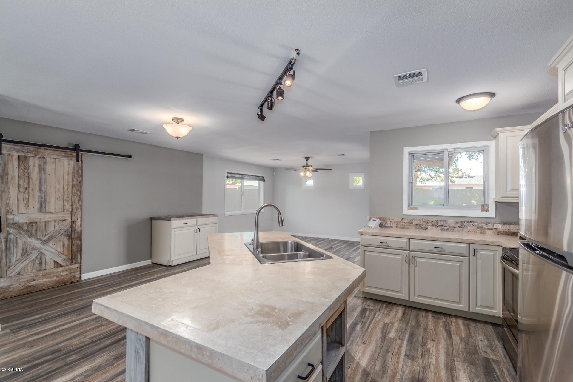 1128 East Marny Road Tempe, AZ 85288 - Photo 2 of 18 Kitchen