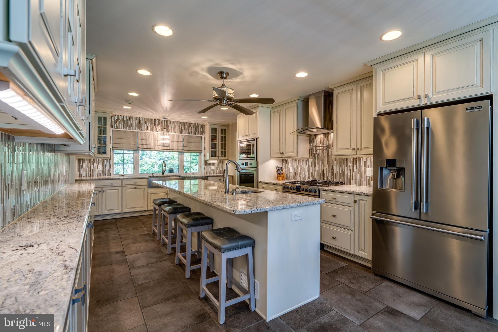 1617 Farr Road Wyomissing, PA 19610 - Photo 38 of 87 Kitchen with 10' island