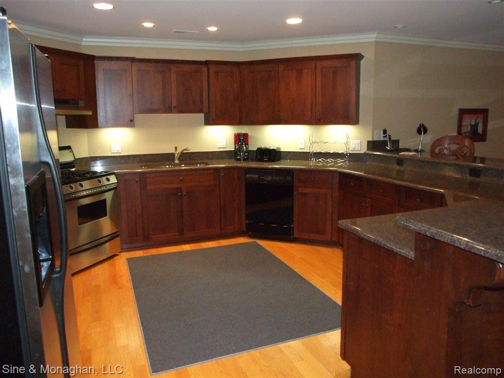 226 Touraine Road Grosse Pointe, MI 48236 - Photo 17 of 25 Finished Lower Level Kitchen.JPG