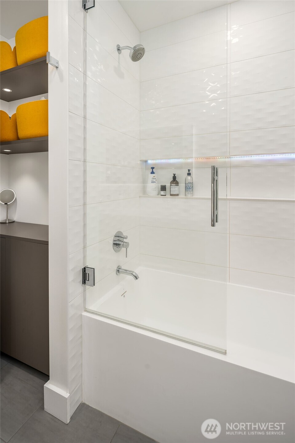 107 23rd Avenue, Unit A Seattle, WA 98122 - Photo 16 of 29 a bathroom with a bathtub
