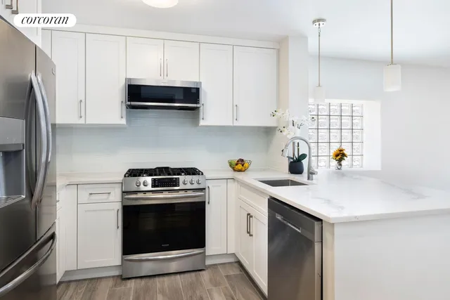 $765,000 | 23-16 31st Avenue, Unit PHB | Astoria