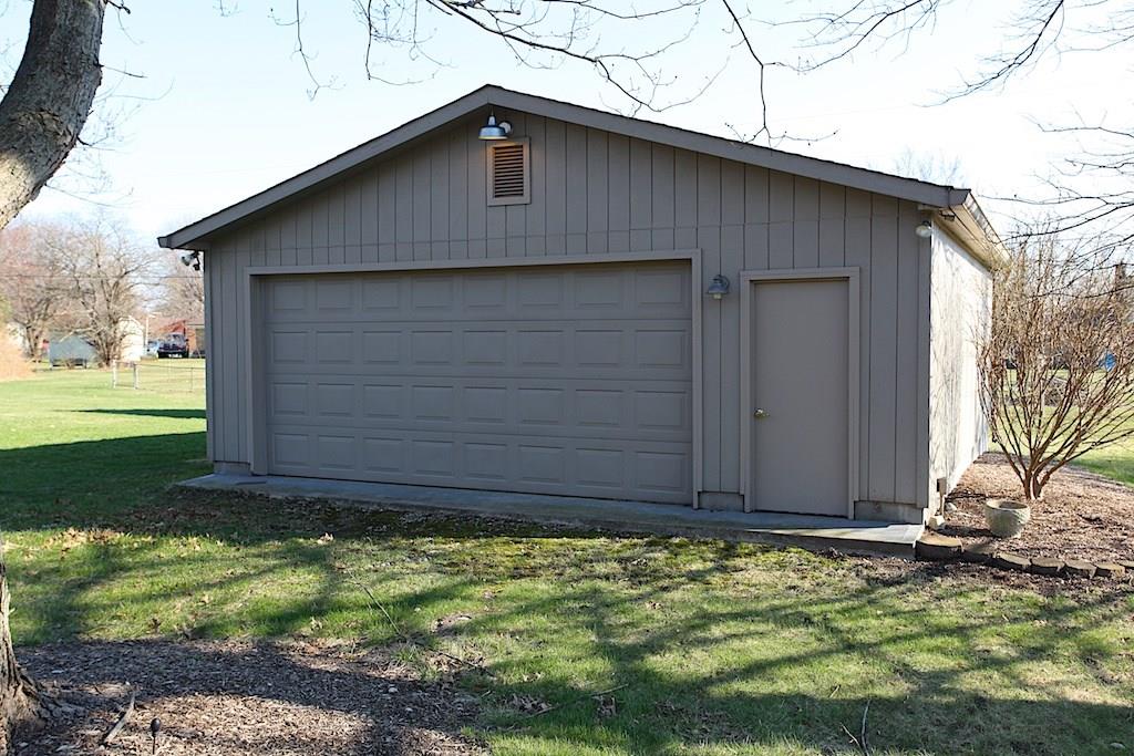 7717 Poplar Road Brownsburg, IN 46112 - Photo 3 of 21