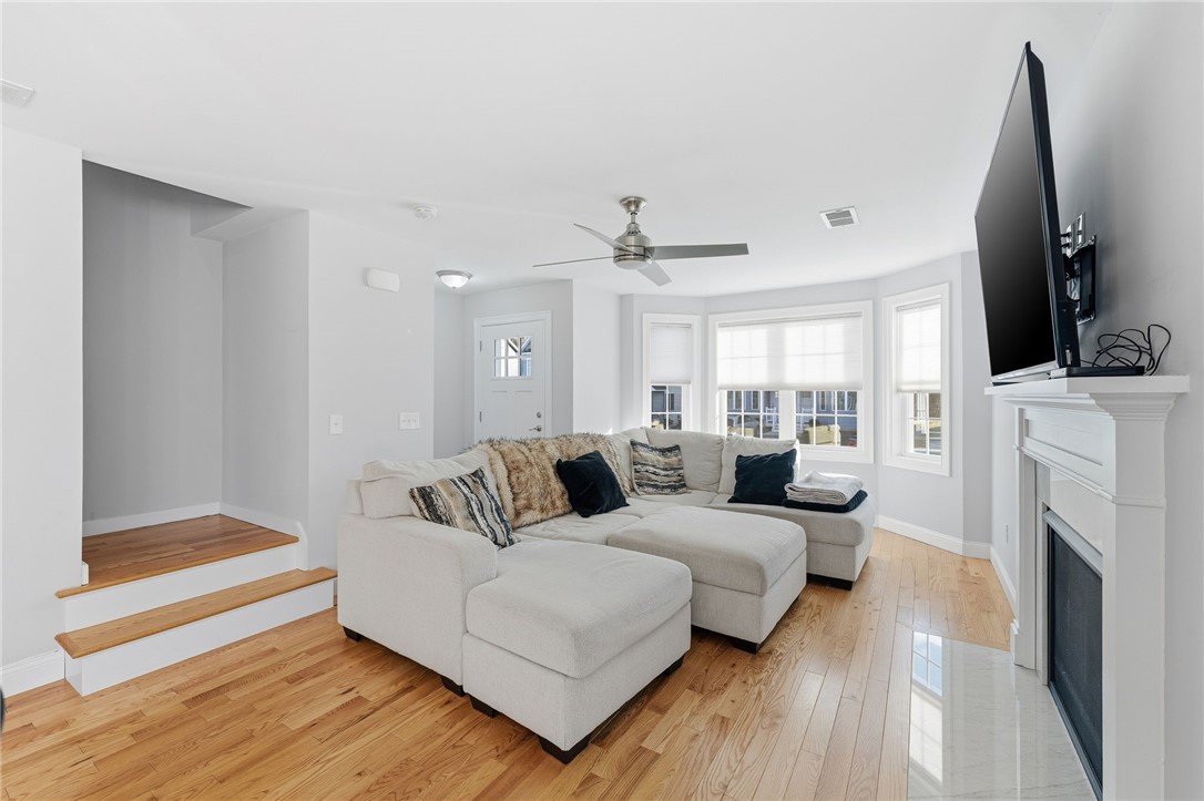 1 Winston Way, Unit 1 Johnston, RI 02919 - Photo 4 of 28