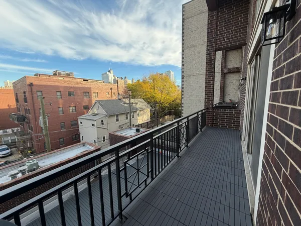 $5,700 | 1347 North Sedgwick Street, Unit 4N, Chicago, IL 60610