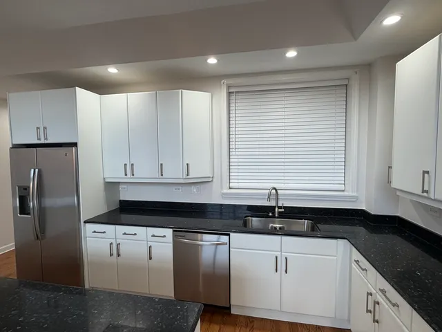 $6,500 | 1347 North Sedgwick Street, Unit 4N, Chicago, IL 60610