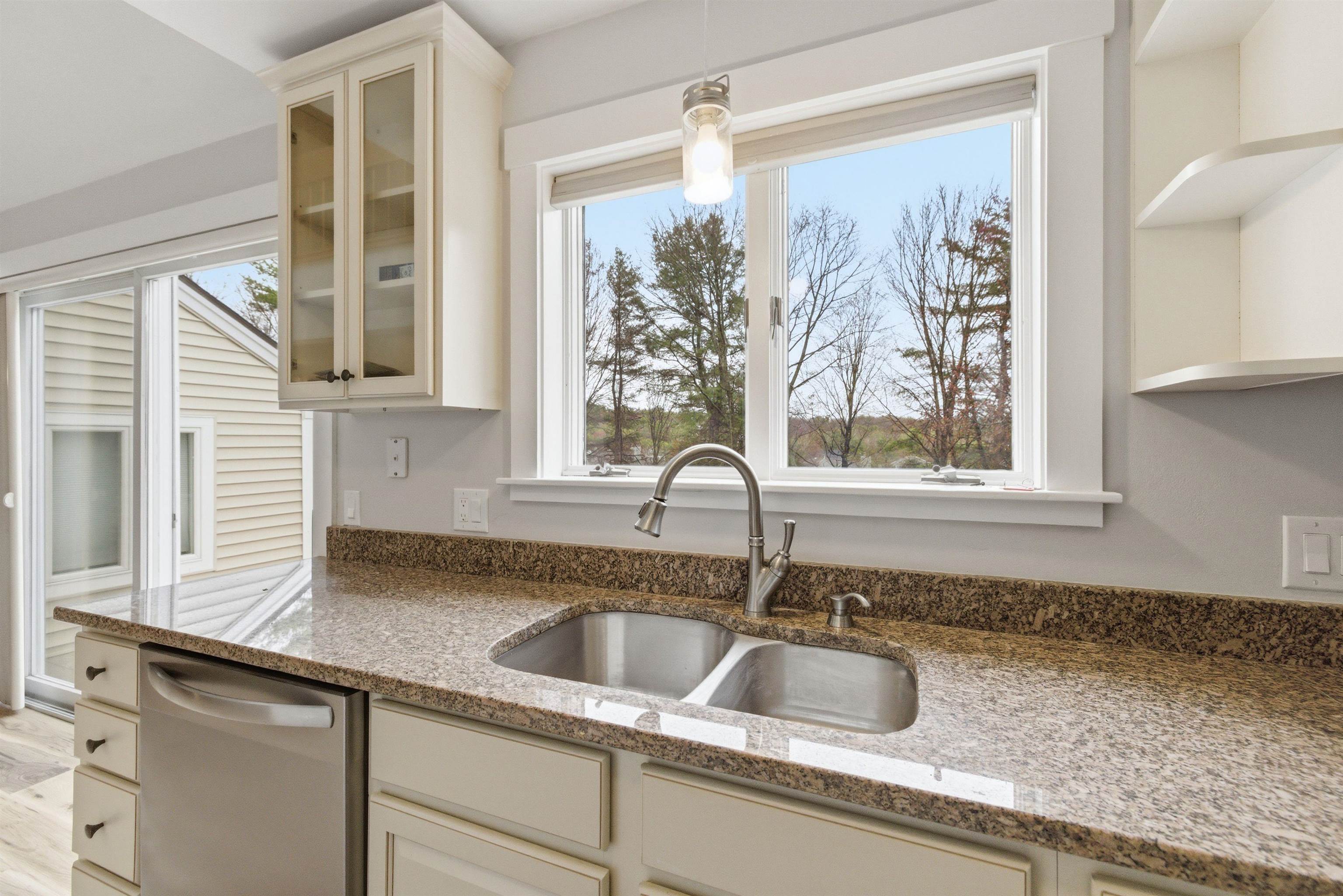 21 Fells Way, Unit B Laconia, NH 03246 - Photo 7 of 57