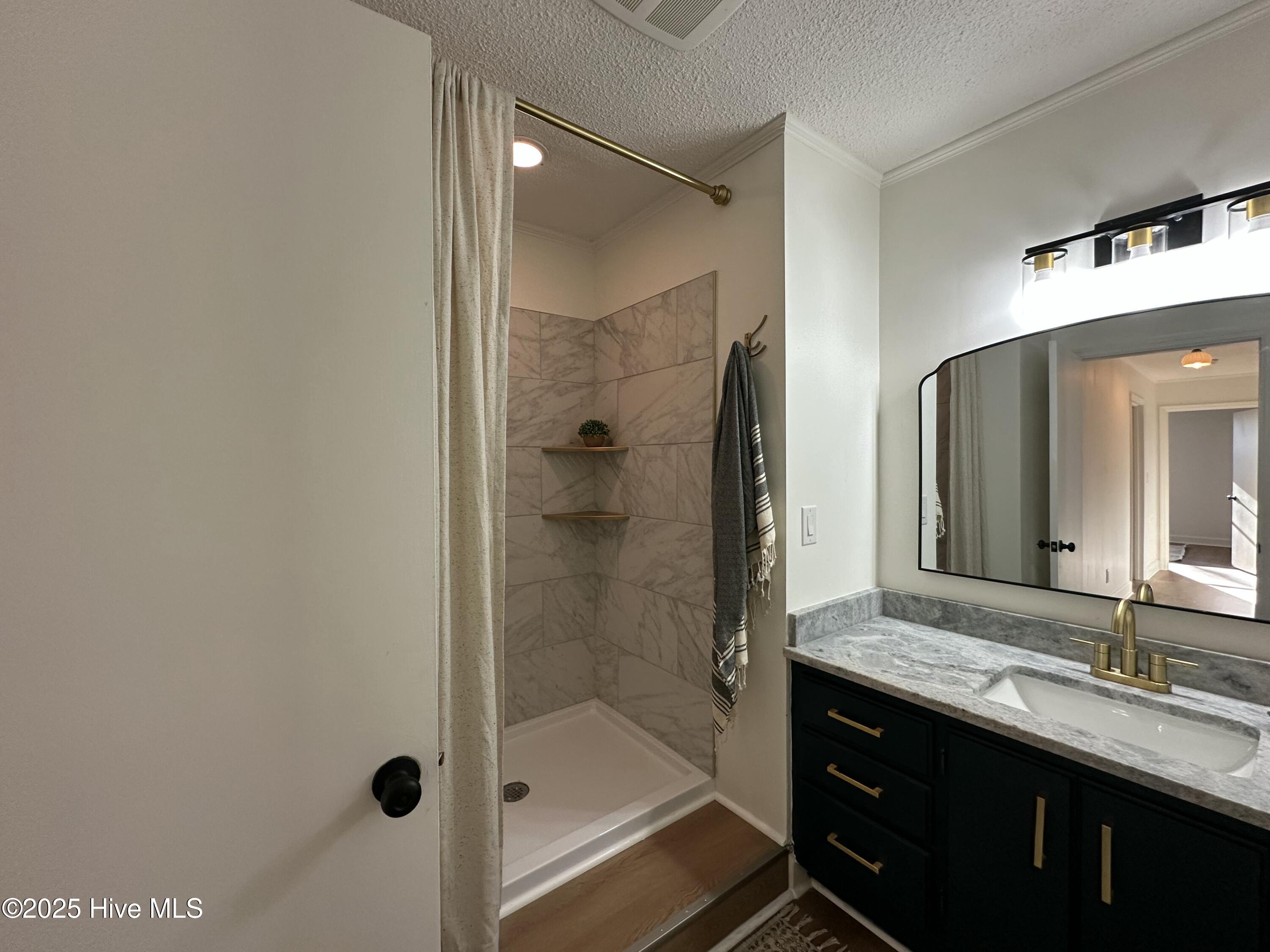 111 Asbury Road Cove City, NC 28523 - Photo 10 of 52 Hall Bath #2