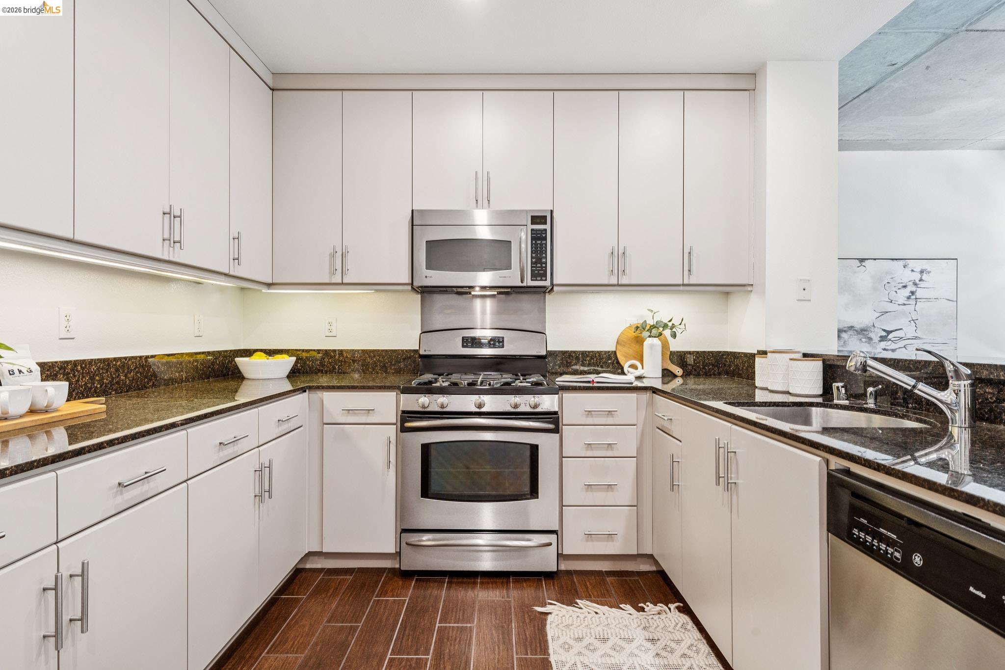 288 3rd Street, Unit 104 Oakland, CA 94607 - Photo 16 of 40