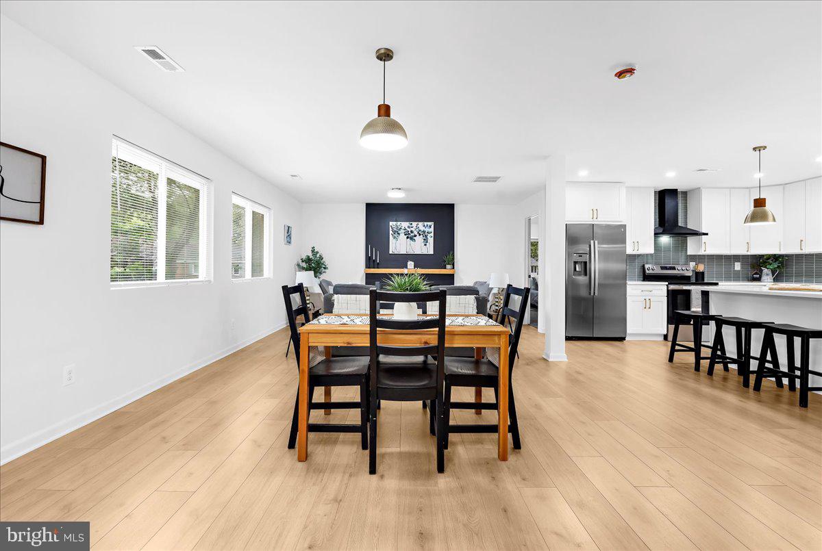 624 Sutton Drive Pasadena, MD 21122 - Photo 13 of 64 Dining Area
