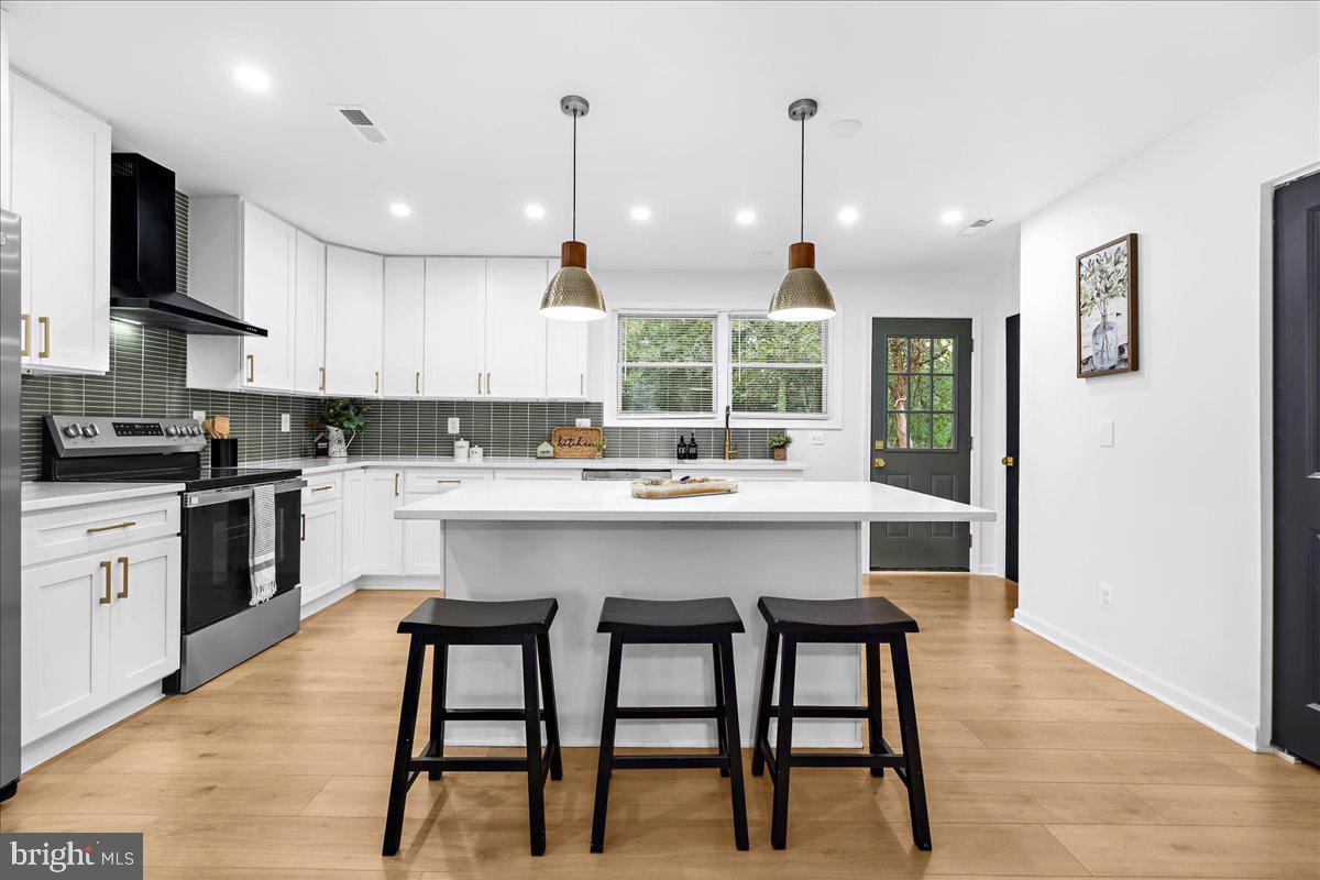 624 Sutton Drive Pasadena, MD 21122 - Photo 7 of 64 Kitchen