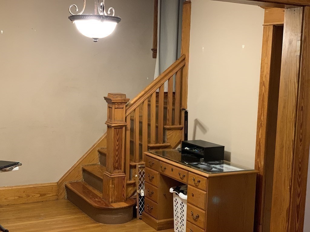 39 Ridgewood Avenue Holyoke, MA 01040 - Photo 12 of 26 Gallery Image 12