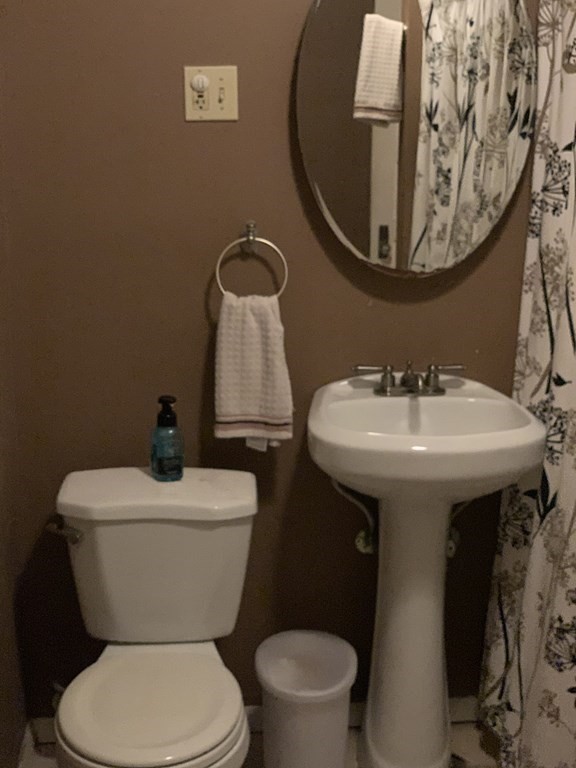 39 Ridgewood Avenue Holyoke, MA 01040 - Photo 13 of 26 Gallery Image 13