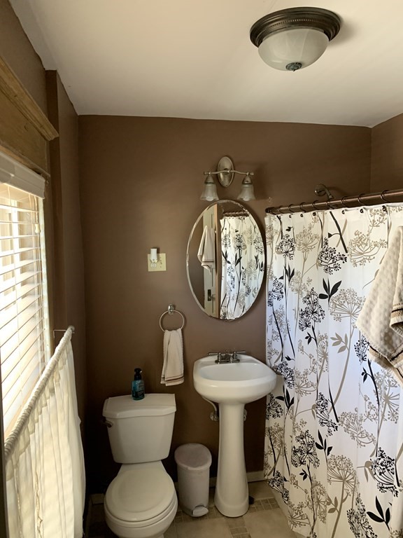 39 Ridgewood Avenue Holyoke, MA 01040 - Photo 20 of 26 Gallery Image 20