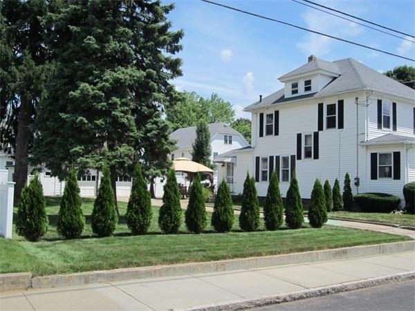 39 Ridgewood Avenue Holyoke, MA 01040 - Photo 2 of 26 Gallery Image 2