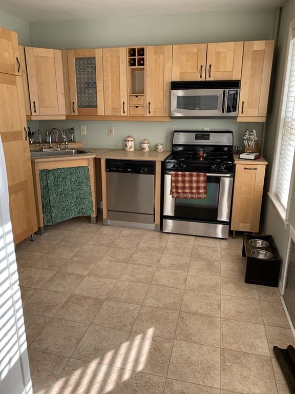 39 Ridgewood Avenue Holyoke, MA 01040 - Photo 26 of 26 Gallery Image 26