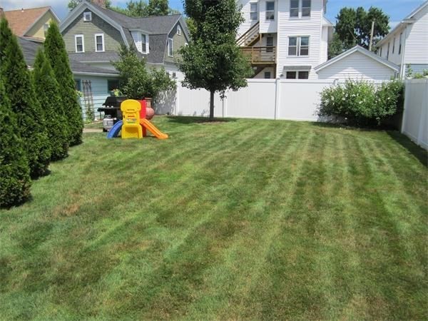 39 Ridgewood Avenue Holyoke, MA 01040 - Photo 5 of 26 Gallery Image 5