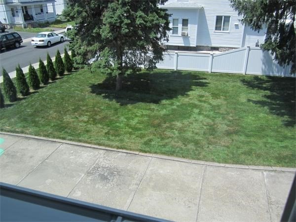 39 Ridgewood Avenue Holyoke, MA 01040 - Photo 6 of 26 Gallery Image 6