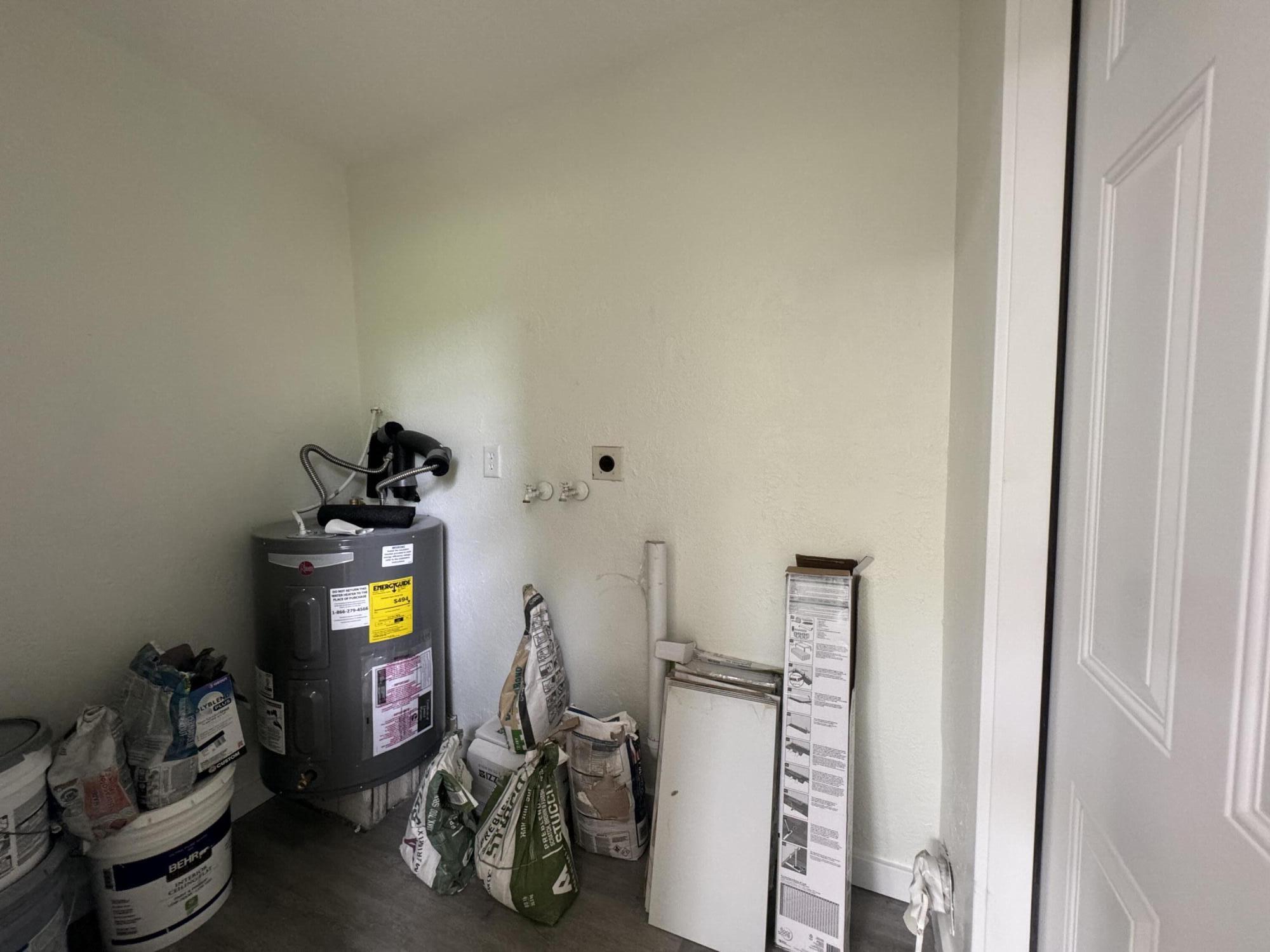 220 West Indies Road Tavernier, FL 33070 - Photo 13 of 40 LAUNDRY 218