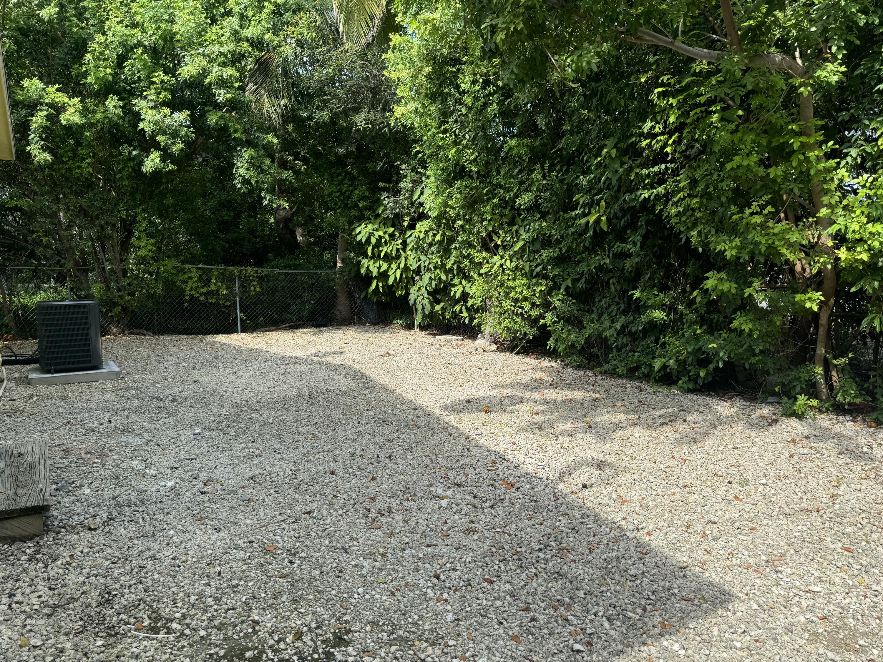 220 West Indies Road Tavernier, FL 33070 - Photo 5 of 40 218 YARD