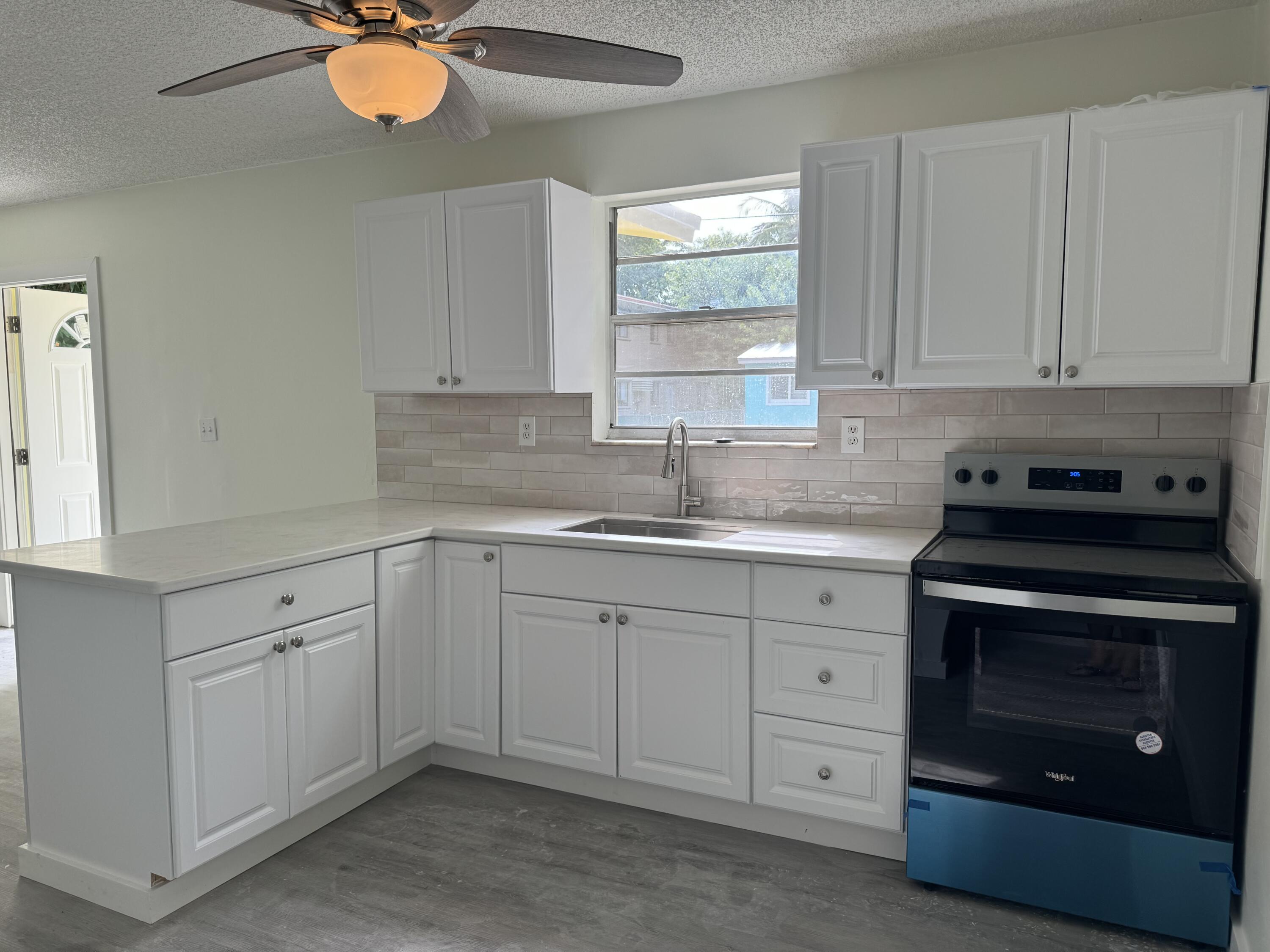 220 West Indies Road Tavernier, FL 33070 - Photo 8 of 40 KITCHEN 220