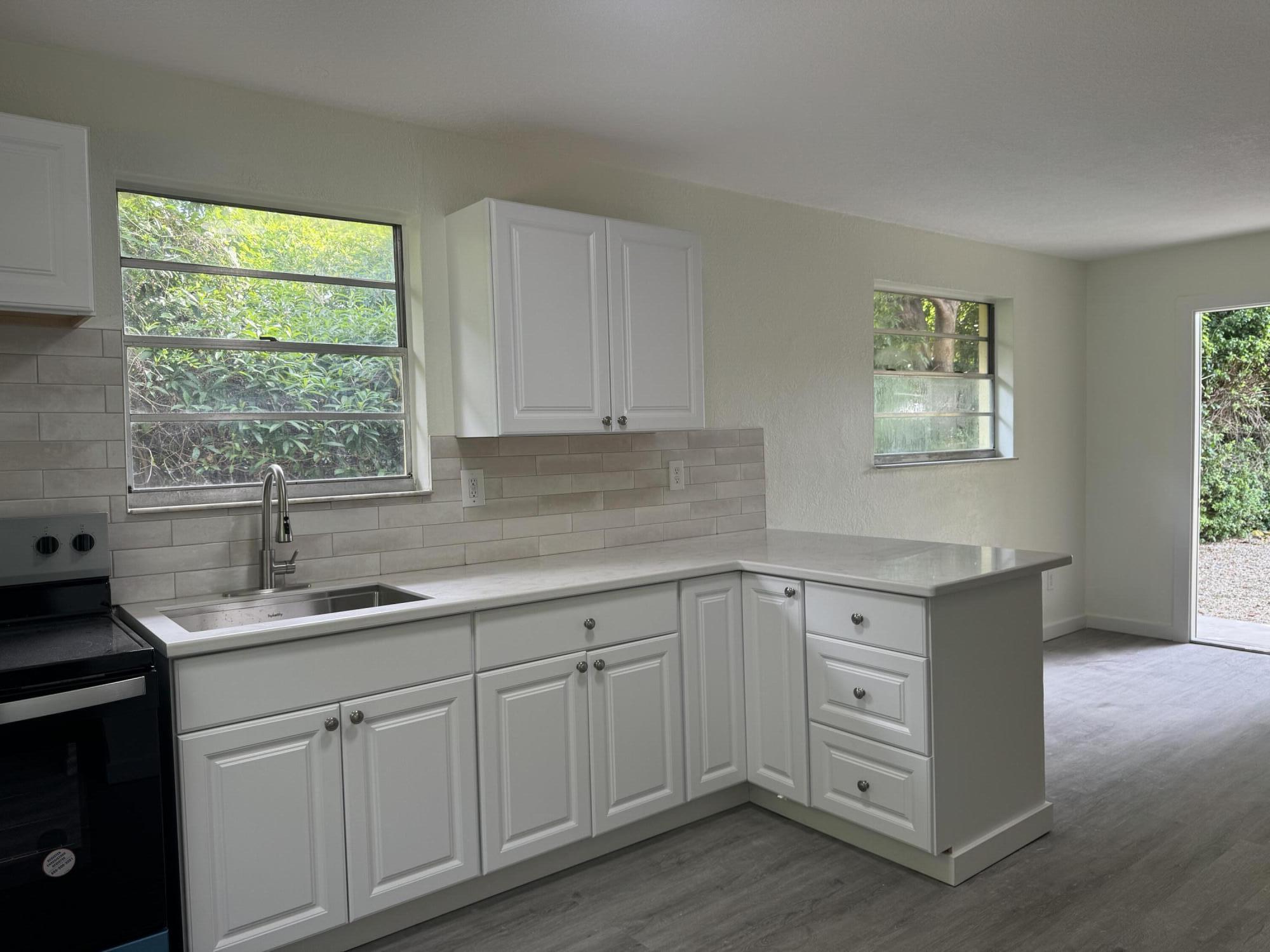 220 West Indies Road Tavernier, FL 33070 - Photo 10 of 40 KITCHEN 218