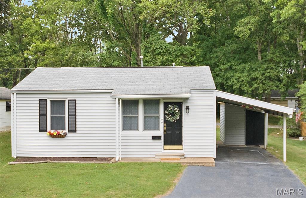 44 Appletree Lane Belleville, IL 62221 - Photo 1 of 29 Gallery Image 1