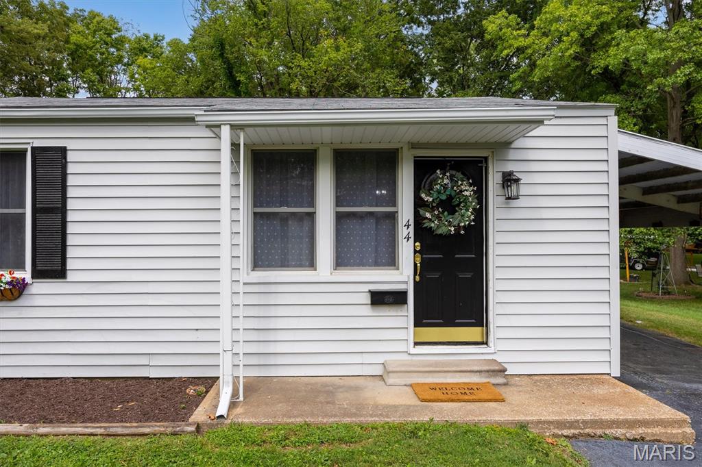 44 Appletree Lane Belleville, IL 62221 - Photo 2 of 29 Gallery Image 2