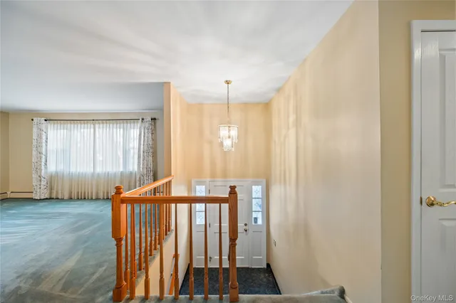 $699,999 | 10 Moorea Court, Garnerville, NY 10923